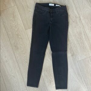 Jessica Simpson Kiss Me Super Skinny Jeans 29S